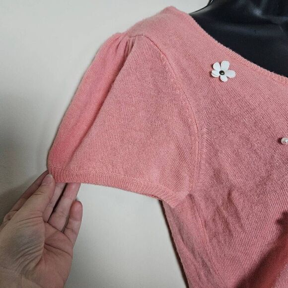 Ingni Short Sleeved Sweater with Floral Applique - Picture 3 of 8